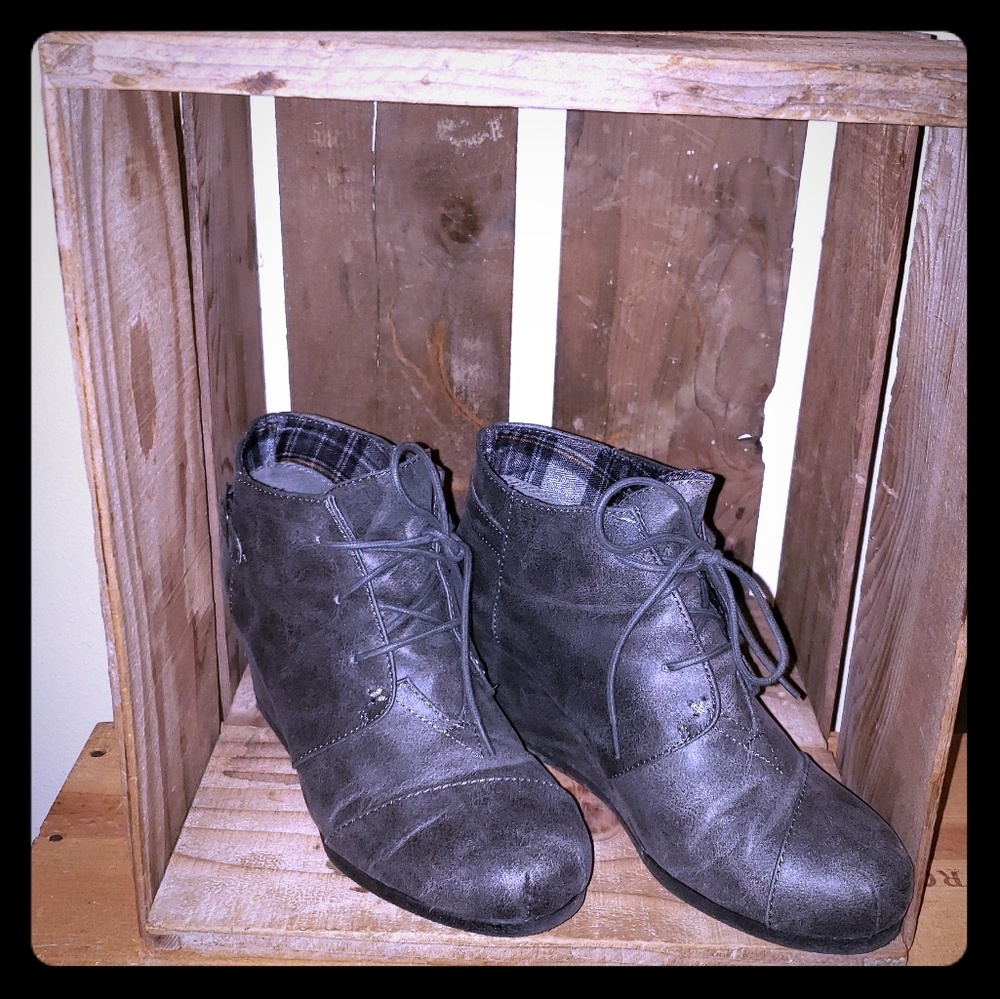 Grey wedge booties
